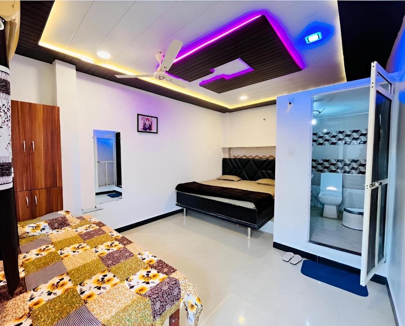Pallav Guest House Ujjain Exteriör bild